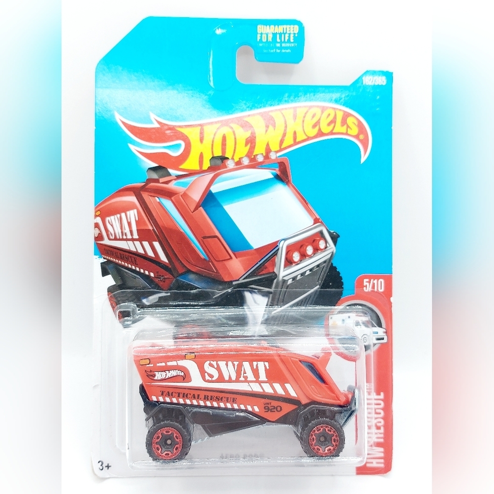2017 Hot Wheels #162 HW Rescue-SWAT 5/10 AERO POD Red w/red Beadloc Rim wheels